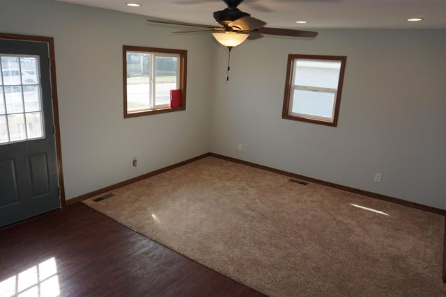 1215 3rd Avenue, Ackley, IA 50601
