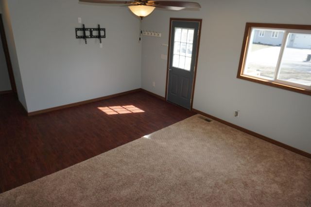 1215 3rd Avenue, Ackley, IA 50601