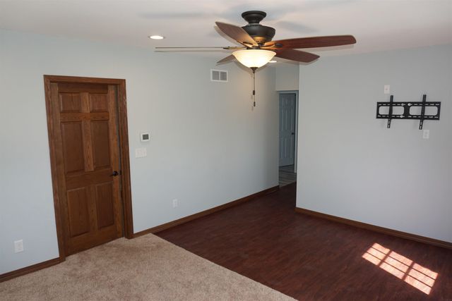 1215 3rd Avenue, Ackley, IA 50601
