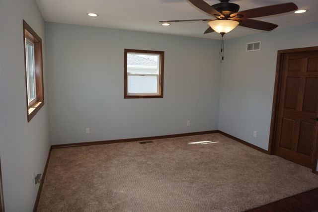 1215 3rd Avenue, Ackley, IA 50601