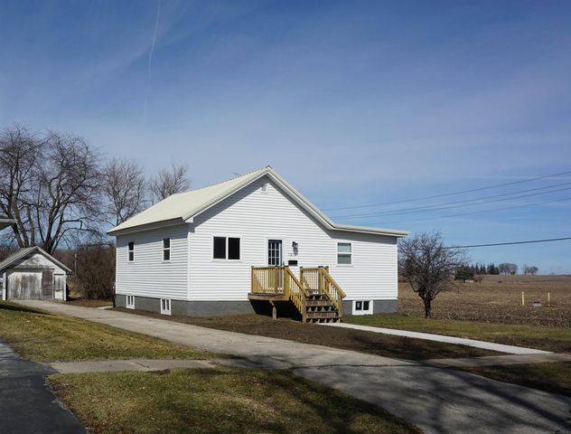 1215 3rd Avenue, Ackley, IA 50601