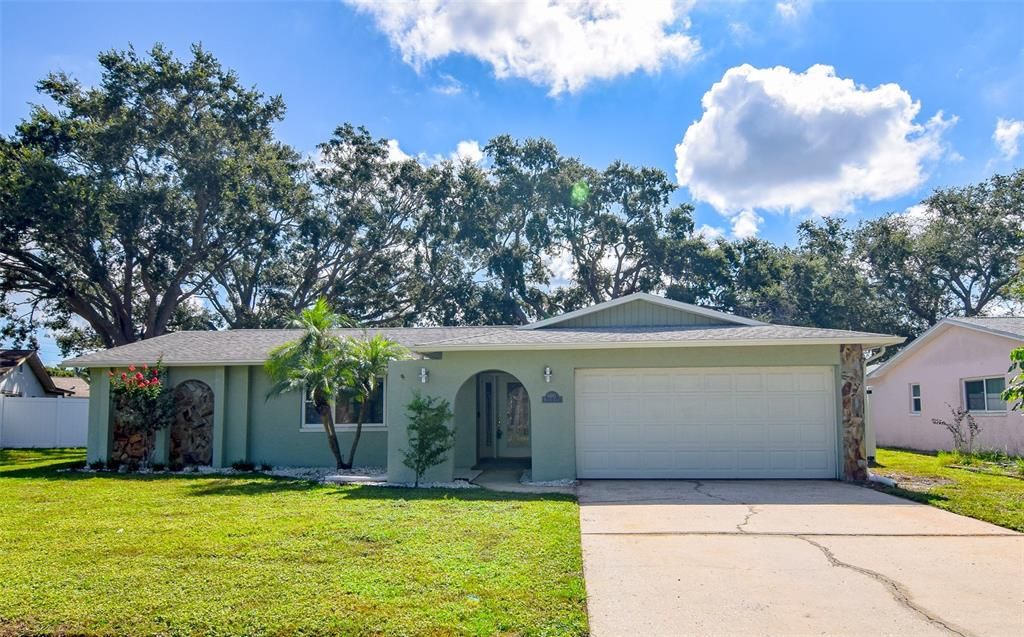 8483 MONARCH CIRCLE, Seminole, FL 33772