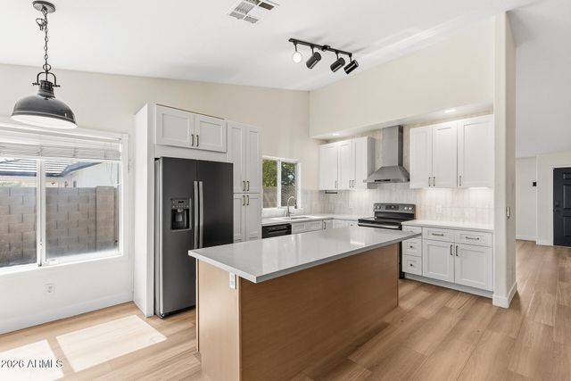 3761 E THORNTON Avenue, Gilbert, AZ 85297