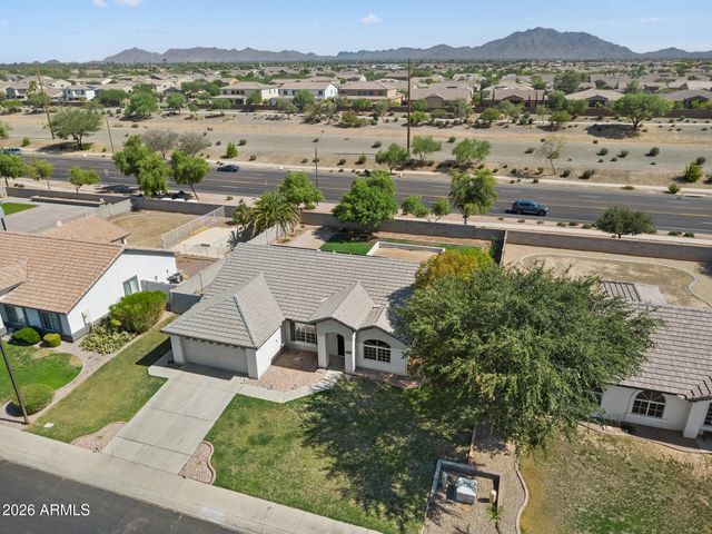 3761 E THORNTON Avenue, Gilbert, AZ 85297