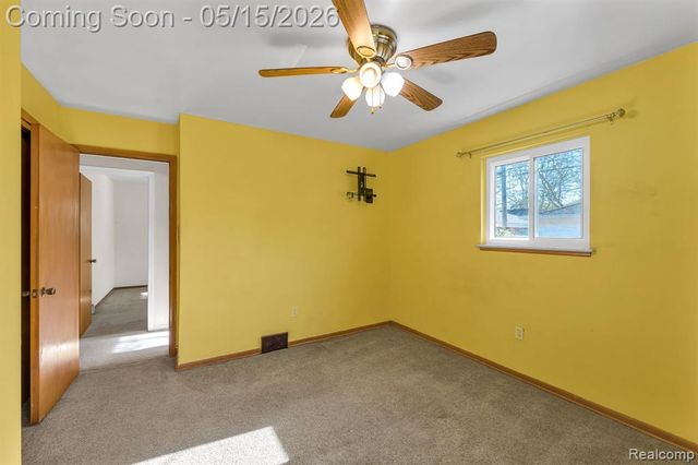 8610 N Evangeline Street, Dearborn Heights, MI 48127