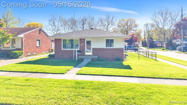 8610 N Evangeline Street, Dearborn Heights, MI 48127