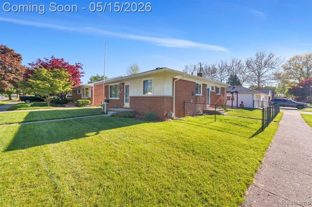 8610 N Evangeline Street, Dearborn Heights, MI 48127