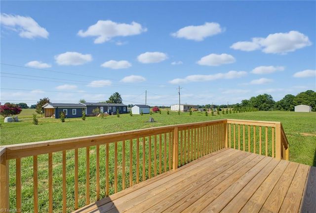 4727 NC Highway 67, Boonville, NC 27011