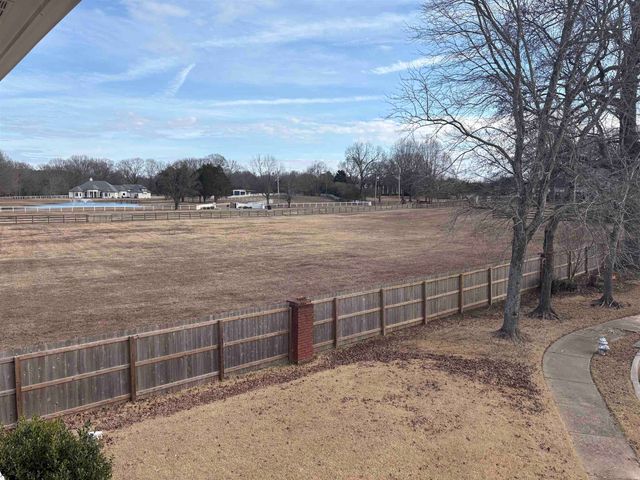 10448 SUNNYBROOK CIR, Collierville, TN 38017