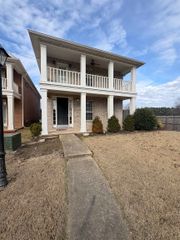 10448 SUNNYBROOK CIR, Collierville, TN 38017