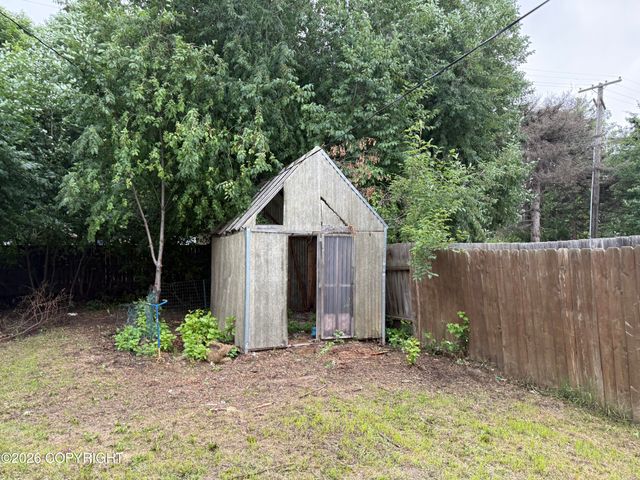 1443 W 25th Avenue, Anchorage, AK 99503