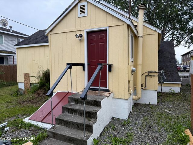 1443 W 25th Avenue, Anchorage, AK 99503
