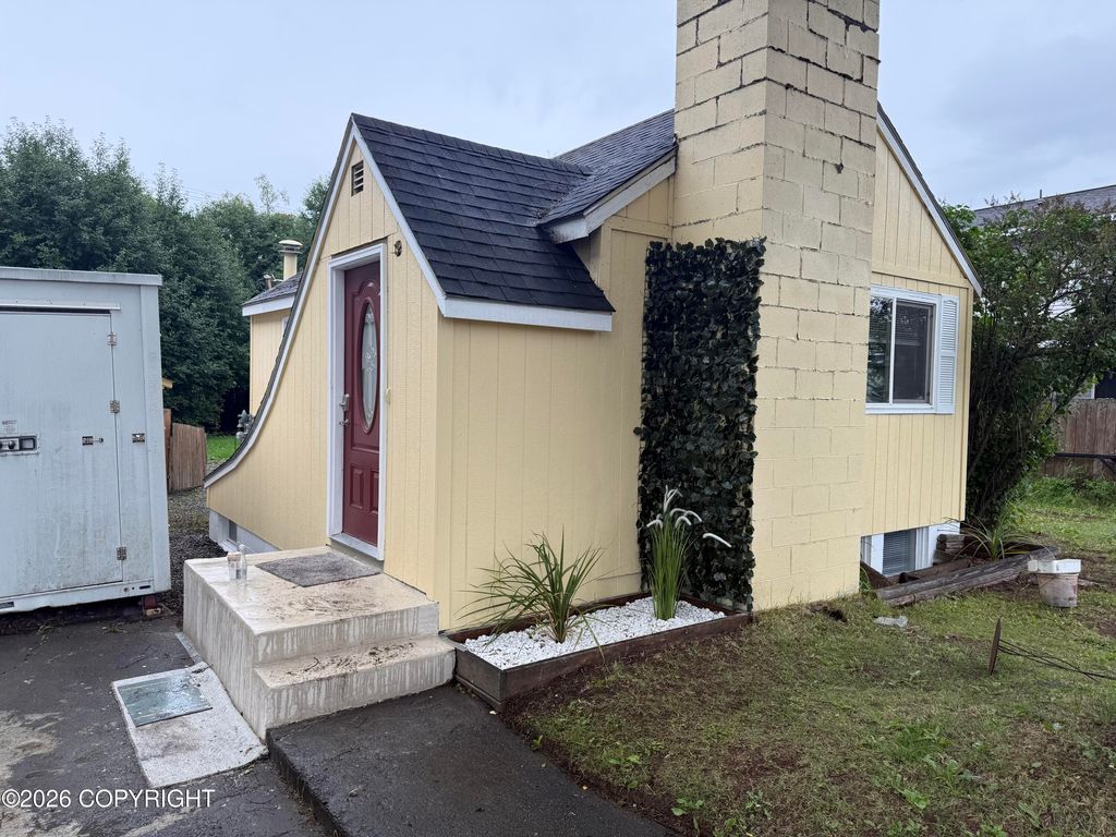 1443 W 25th Avenue, Anchorage, AK 99503