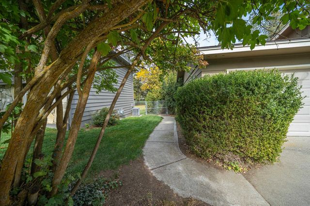 2427 E 40th Ave, Spokane, WA 99223