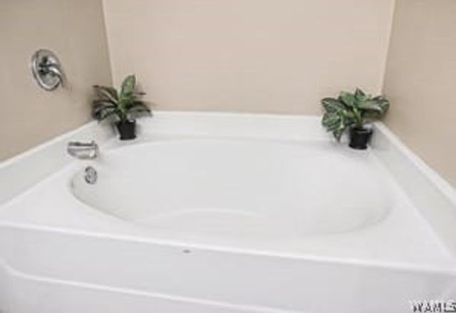 2042 Middle Lane, Tuscaloosa, AL 35405