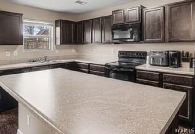 2042 Middle Lane, Tuscaloosa, AL 35405