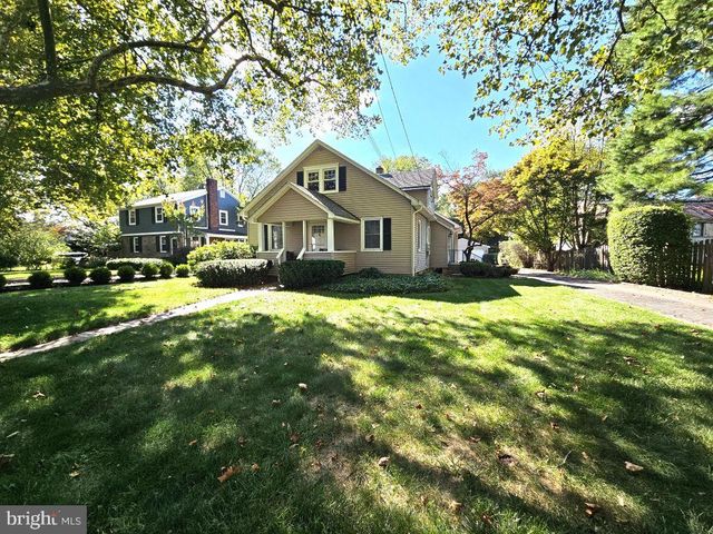 1 PARKWAY AVE, Plainsboro, NJ 08536