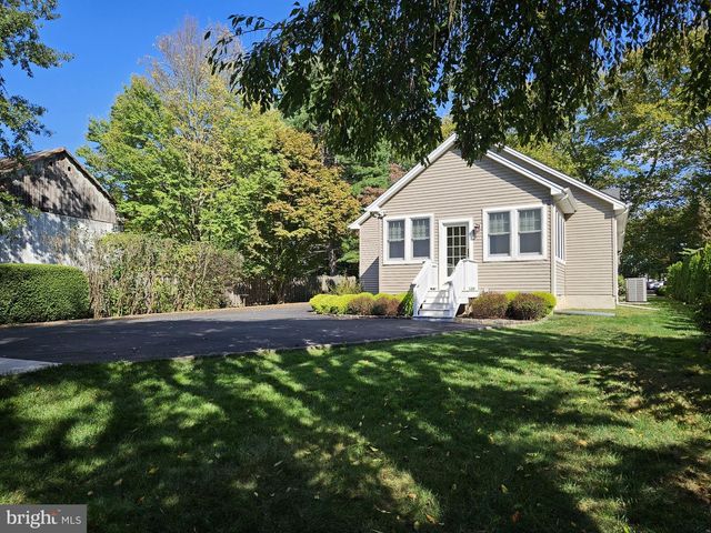 1 PARKWAY AVE, Plainsboro, NJ 08536