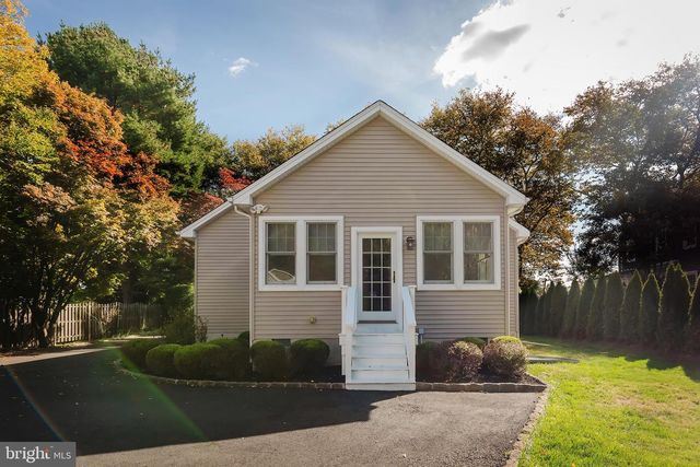 1 PARKWAY AVE, Plainsboro, NJ 08536