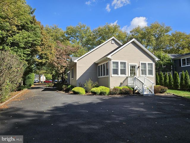 1 PARKWAY AVE, Plainsboro, NJ 08536