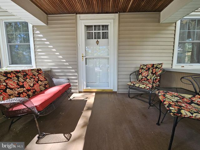 1 PARKWAY AVE, Plainsboro, NJ 08536