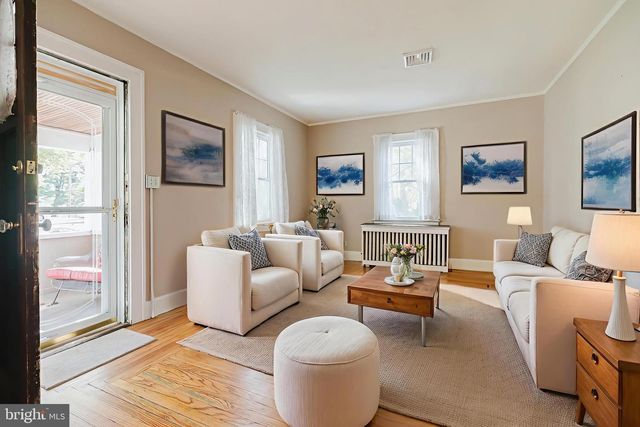 1 PARKWAY AVE, Plainsboro, NJ 08536