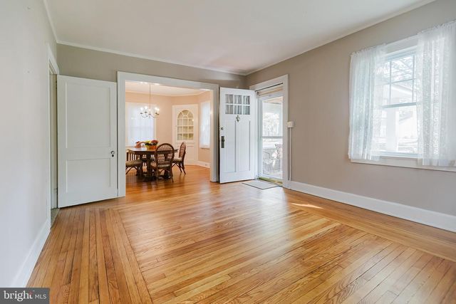 1 PARKWAY AVE, Plainsboro, NJ 08536