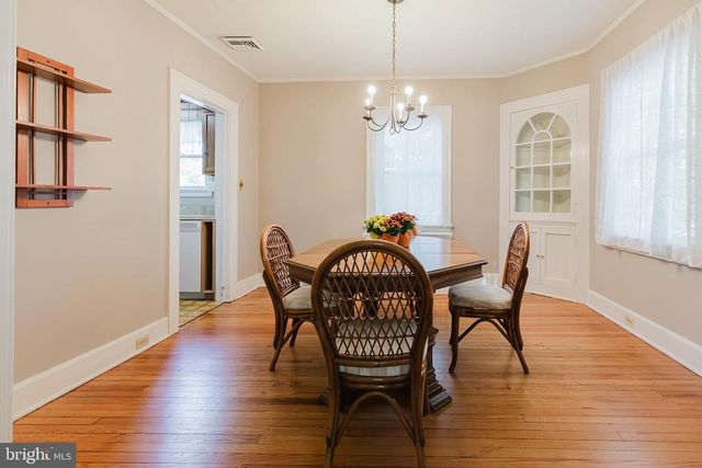 1 PARKWAY AVE, Plainsboro, NJ 08536