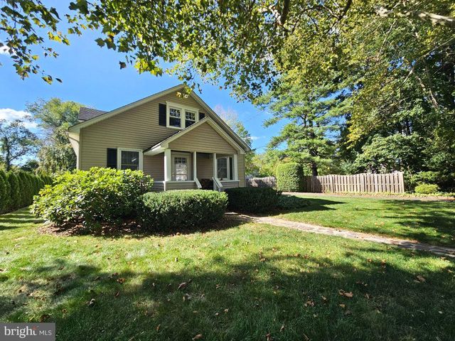 1 PARKWAY AVE, Plainsboro, NJ 08536