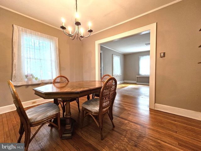 1 PARKWAY AVE, Plainsboro, NJ 08536