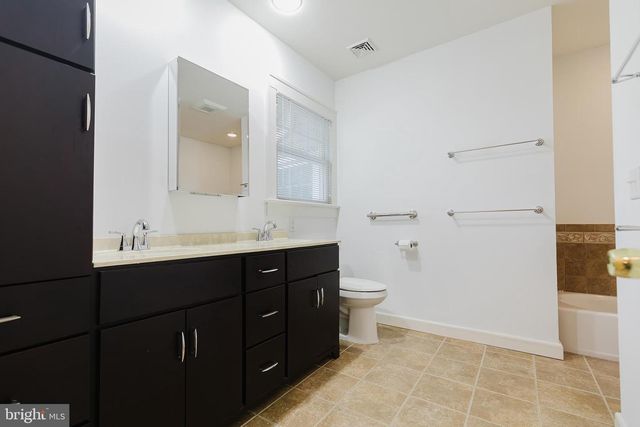 1 PARKWAY AVE, Plainsboro, NJ 08536