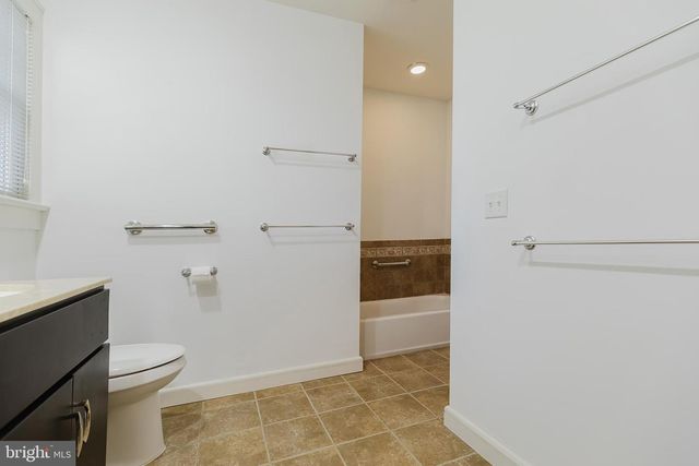 1 PARKWAY AVE, Plainsboro, NJ 08536