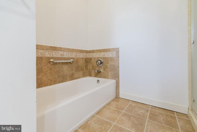 1 PARKWAY AVE, Plainsboro, NJ 08536