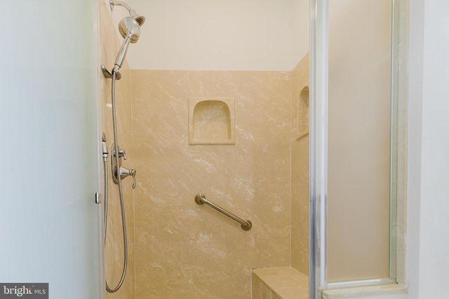 1 PARKWAY AVE, Plainsboro, NJ 08536