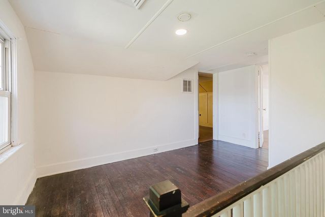 1 PARKWAY AVE, Plainsboro, NJ 08536