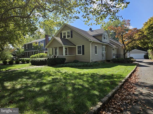 1 PARKWAY AVE, Plainsboro, NJ 08536