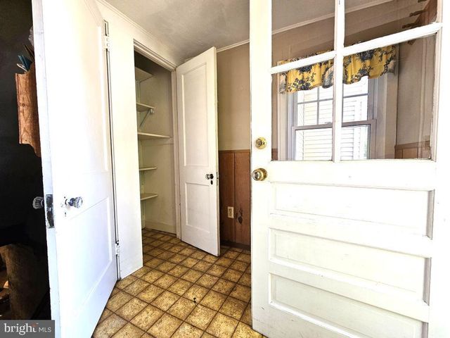 1 PARKWAY AVE, Plainsboro, NJ 08536