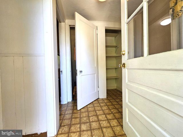 1 PARKWAY AVE, Plainsboro, NJ 08536