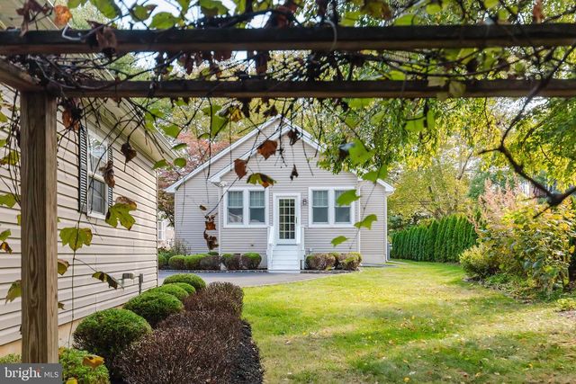 1 PARKWAY AVE, Plainsboro, NJ 08536