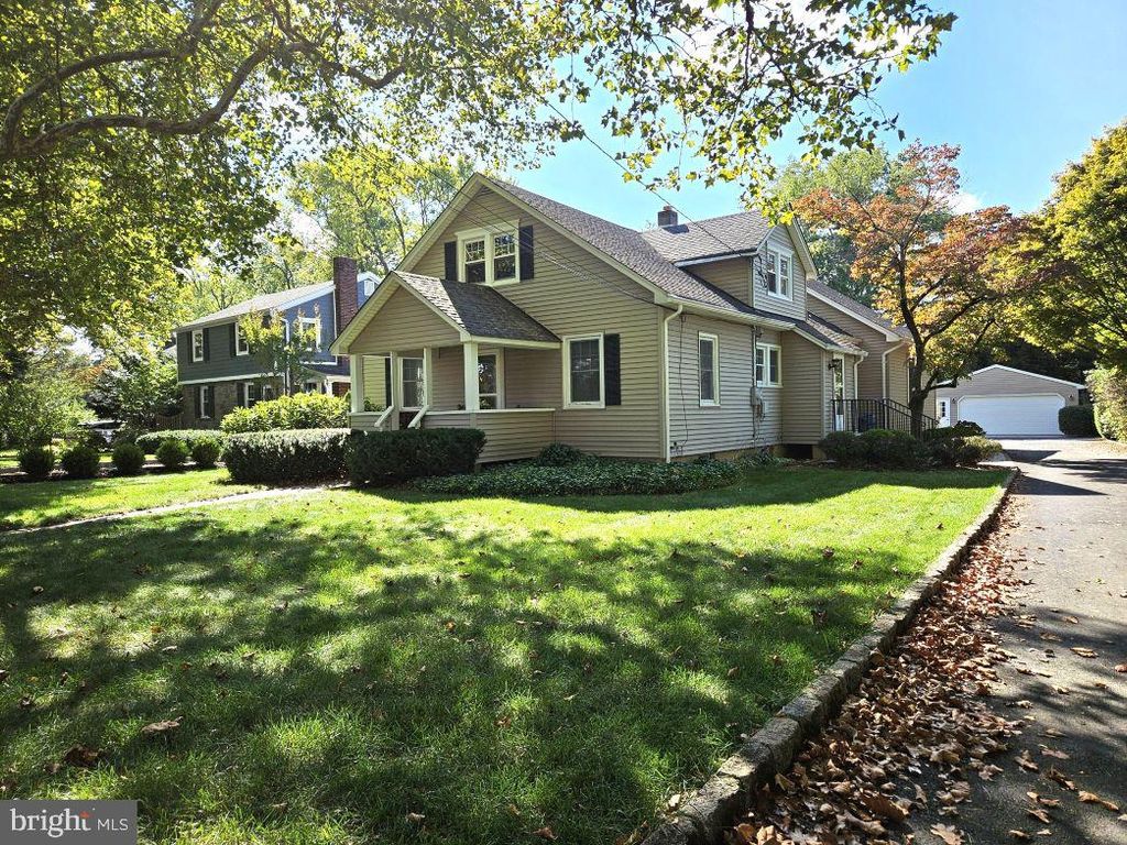 1 PARKWAY AVE, Plainsboro, NJ 08536