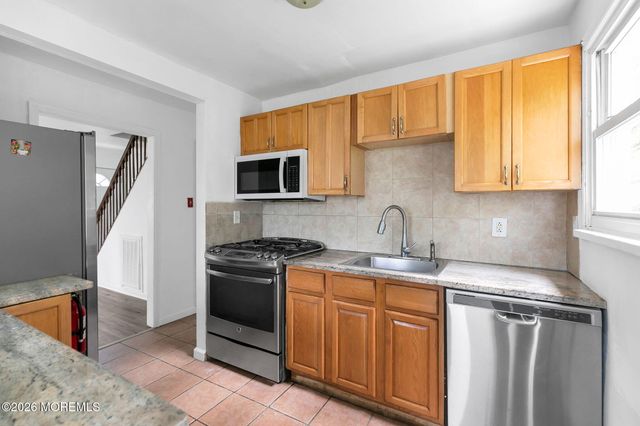 10 Steven Avenue, Tinton Falls, NJ 07724