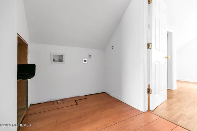 10 Steven Avenue, Tinton Falls, NJ 07724