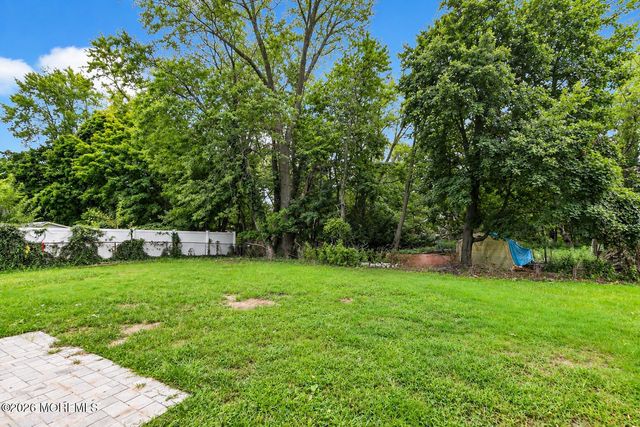 10 Steven Avenue, Tinton Falls, NJ 07724