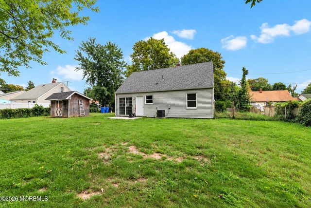 10 Steven Avenue, Tinton Falls, NJ 07724