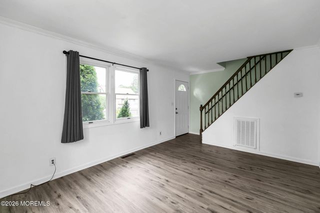 10 Steven Avenue, Tinton Falls, NJ 07724