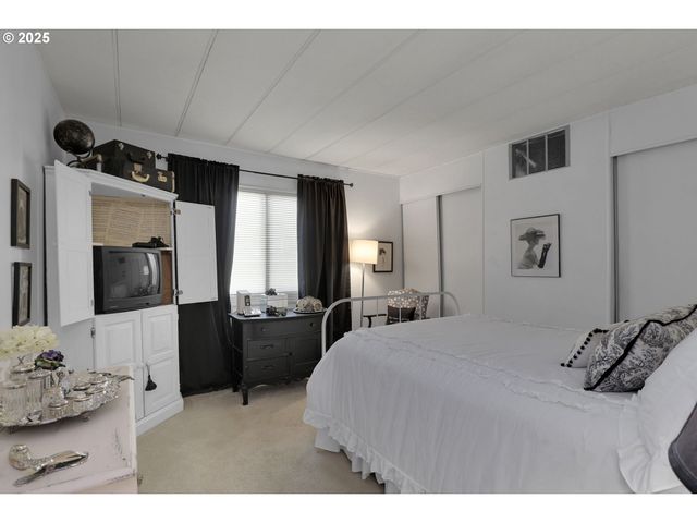 1475 GREEN ACRES Rd 146, Eugene, OR 97408