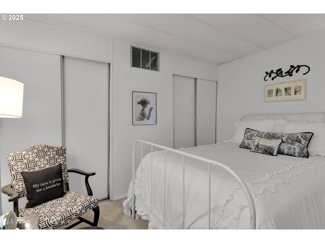 1475 GREEN ACRES Rd 146, Eugene, OR 97408