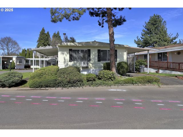 1475 GREEN ACRES Rd 146, Eugene, OR 97408