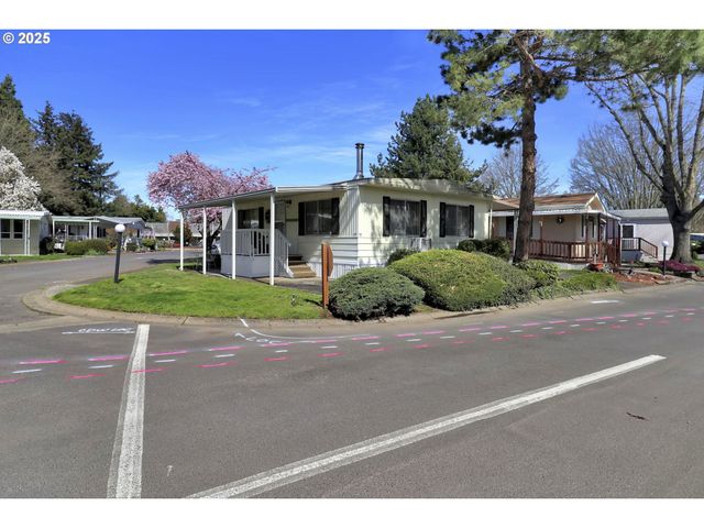 1475 GREEN ACRES Rd 146, Eugene, OR 97408