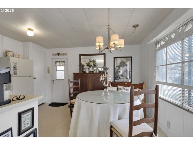 1475 GREEN ACRES Rd 146, Eugene, OR 97408